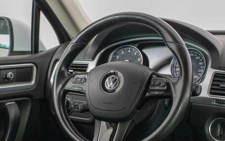 Volkswagen Touareg III, 2015 год, 1 940 000 рублей, 17 фотография