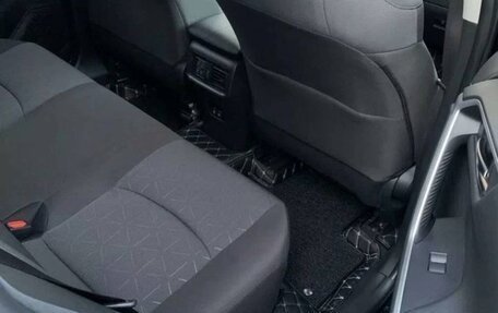 Toyota RAV4, 2020 год, 3 700 000 рублей, 7 фотография