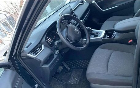 Toyota RAV4, 2020 год, 3 700 000 рублей, 5 фотография
