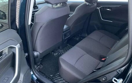 Toyota RAV4, 2020 год, 3 700 000 рублей, 6 фотография