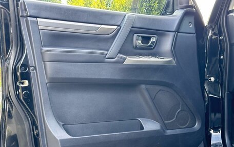 Mitsubishi Pajero IV, 2011 год, 2 500 000 рублей, 11 фотография