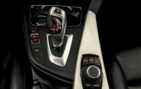 BMW 3 серия, 2018 год, 2 606 000 рублей, 16 фотография