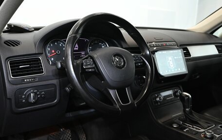 Volkswagen Touareg III, 2015 год, 2 950 000 рублей, 12 фотография