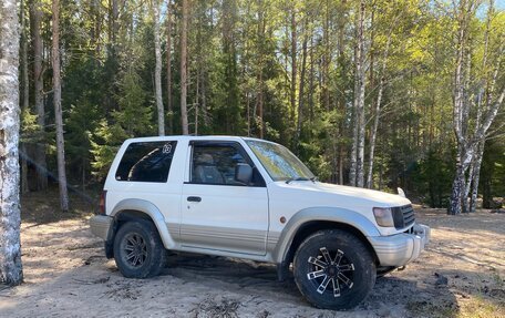 Mitsubishi Pajero III рестайлинг, 1996 год, 650 000 рублей, 3 фотография
