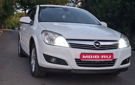 Opel Astra H, 2012 год, 870 000 рублей, 2 фотография