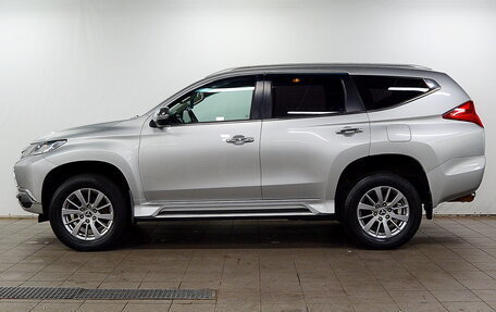 Mitsubishi Pajero Sport III рестайлинг, 2017 год, 2 550 000 рублей, 4 фотография