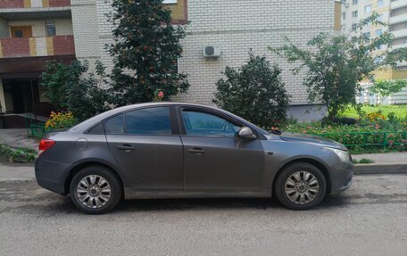 Chevrolet Cruze II, 2011 год, 580 000 рублей, 3 фотография