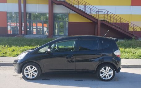 Honda Fit III, 2010 год, 860 000 рублей, 12 фотография