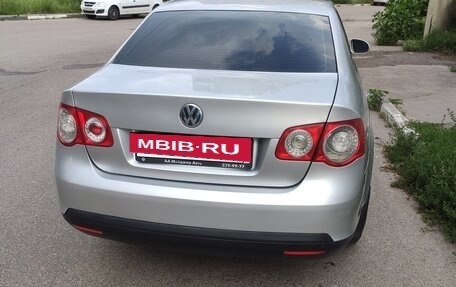 Volkswagen Jetta VI, 2009 год, 750 000 рублей, 4 фотография