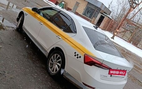 Skoda Octavia IV, 2021 год, 1 600 000 рублей, 2 фотография