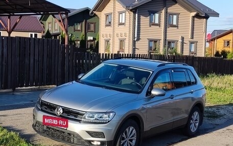 Volkswagen Tiguan II, 2019 год, 2 750 000 рублей, 2 фотография