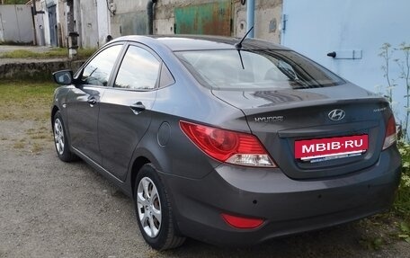 Hyundai Solaris II рестайлинг, 2011 год, 690 000 рублей, 2 фотография