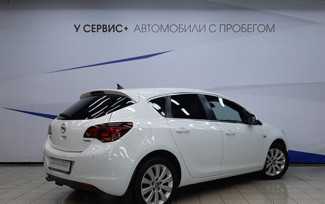 Opel Astra J, 2011 год, 590 000 рублей, 3 фотография