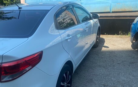 KIA Rio III рестайлинг, 2016 год, 1 300 000 рублей, 3 фотография