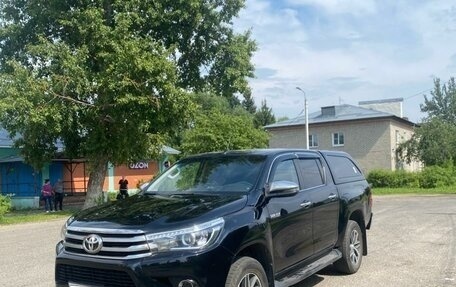 Toyota Hilux VIII, 2017 год, 3 100 000 рублей, 3 фотография