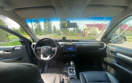 Toyota Hilux VIII, 2017 год, 3 100 000 рублей, 10 фотография
