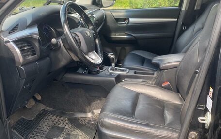 Toyota Hilux VIII, 2017 год, 3 100 000 рублей, 11 фотография