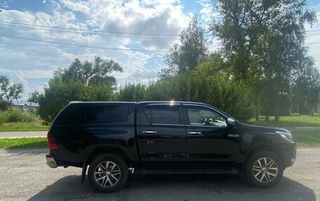 Toyota Hilux VIII, 2017 год, 3 100 000 рублей, 8 фотография