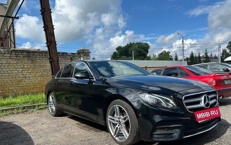 Mercedes-Benz E-Класс, 2019 год, 3 200 000 рублей, 8 фотография