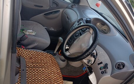 Toyota Platz, 2001 год, 350 000 рублей, 2 фотография