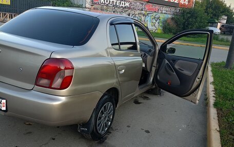 Toyota Platz, 2001 год, 350 000 рублей, 6 фотография