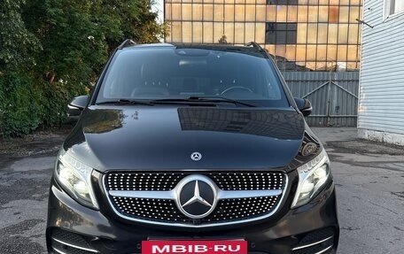 Mercedes-Benz V-Класс, 2019 год, 4 200 000 рублей, 5 фотография