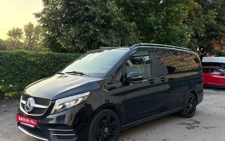 Mercedes-Benz V-Класс, 2019 год, 4 200 000 рублей, 3 фотография