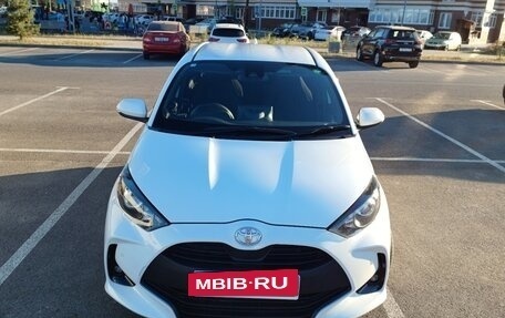Toyota Yaris, 2021 год, 1 230 000 рублей, 5 фотография