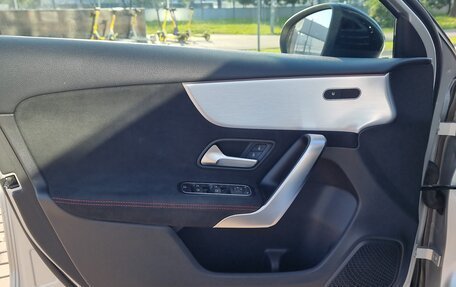 Mercedes-Benz A-Класс, 2019 год, 2 590 000 рублей, 11 фотография
