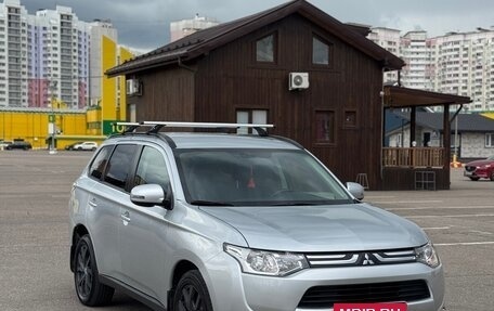 Mitsubishi Outlander III рестайлинг 3, 2012 год, 1 490 000 рублей, 3 фотография