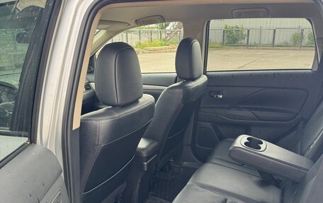 Mitsubishi Outlander III рестайлинг 3, 2012 год, 1 490 000 рублей, 17 фотография