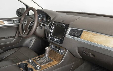 Volkswagen Touareg III, 2012 год, 2 347 000 рублей, 4 фотография