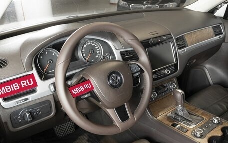 Volkswagen Touareg III, 2012 год, 2 347 000 рублей, 3 фотография