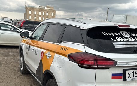 Geely Atlas, 2023 год, 1 680 000 рублей, 5 фотография