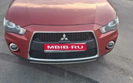 Mitsubishi Outlander III рестайлинг 3, 2010 год, 1 050 000 рублей, 4 фотография