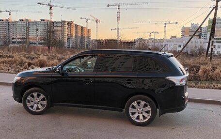 Mitsubishi Outlander III рестайлинг 3, 2013 год, 1 850 000 рублей, 4 фотография