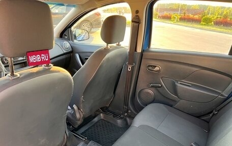 Renault Logan II, 2015 год, 830 000 рублей, 2 фотография
