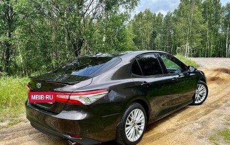 Toyota Camry, 2018 год, 2 500 000 рублей, 4 фотография