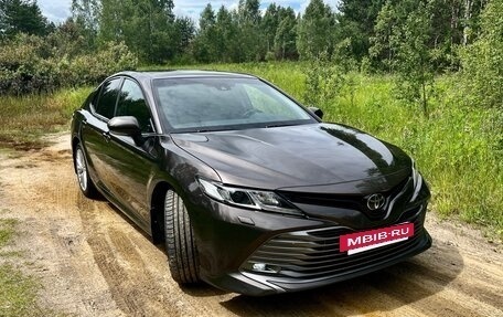 Toyota Camry, 2018 год, 2 500 000 рублей, 3 фотография