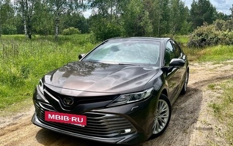 Toyota Camry, 2018 год, 2 500 000 рублей, 2 фотография