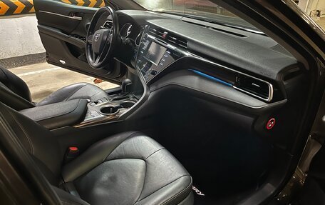 Toyota Camry, 2018 год, 2 500 000 рублей, 9 фотография