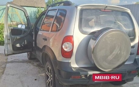 Chevrolet Niva I рестайлинг, 2004 год, 250 000 рублей, 2 фотография