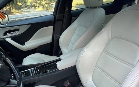 Jaguar F-Pace, 2016 год, 13 фотография