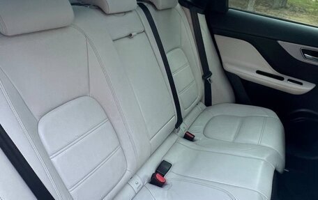 Jaguar F-Pace, 2016 год, 17 фотография