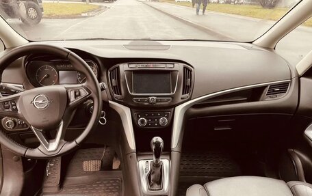 Opel Zafira C рестайлинг, 2018 год, 1 350 000 рублей, 4 фотография