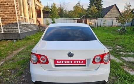 Volkswagen Jetta VI, 2009 год, 650 000 рублей, 3 фотография