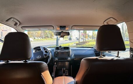 Toyota Land Cruiser Prado 150 рестайлинг 2, 2014 год, 2 950 000 рублей, 3 фотография
