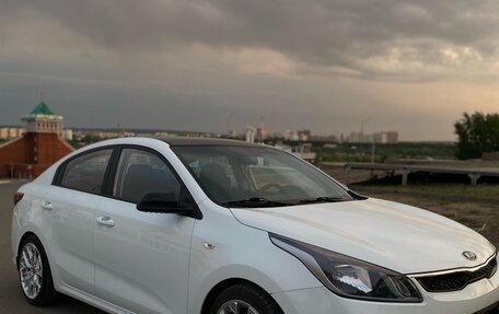 KIA Rio IV, 2018 год, 1 500 000 рублей, 2 фотография