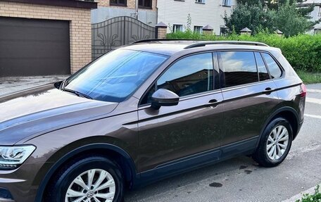 Volkswagen Tiguan II, 2019 год, 2 599 000 рублей, 7 фотография