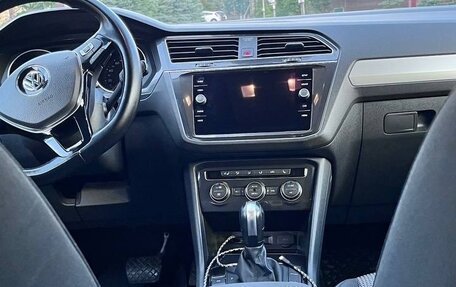 Volkswagen Tiguan II, 2019 год, 2 599 000 рублей, 23 фотография